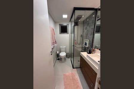 Banheiro 1 de apartamento para alugar com 2 quartos, 110m² em Cambuí, Campinas