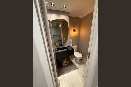 Lavabo de apartamento para alugar com 2 quartos, 110m² em Cambuí, Campinas