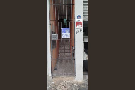 Studio para alugar com 38m², 1 quarto e sem vaga Studio para alugar com 38m², 1 quarto e sem vagaFachada + Placa