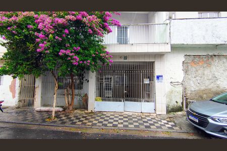 Casa à venda com 80m², 3 quartos e 1 vaga Casa à venda com 80m², 3 quartos e 1 vagaFachada