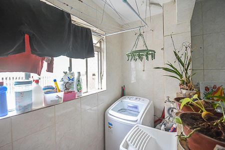 Apartamento à venda com 64m², 2 quartos e 1 vagaÁrea de Serviço