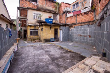 Casa para alugar com 120m², 2 quartos e 2 vagasQuintal
