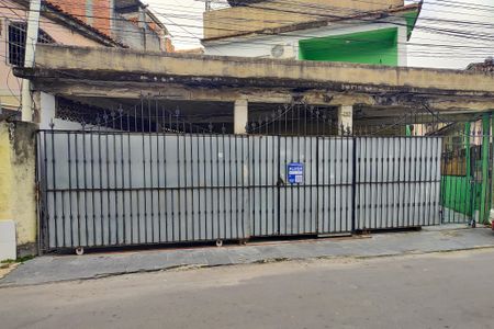 Casa para alugar com 120m², 2 quartos e 2 vagasFachada