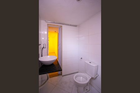 Casa para alugar com 120m², 2 quartos e 2 vagasBanheiro Social