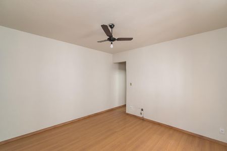 Apartamento à venda com 70m², 3 quartos e sem vaga Apartamento à venda com 70m², 3 quartos e sem vagaSala