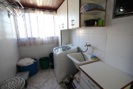 Casa à venda com 135m², 3 quartos e 1 vagaÁrea de Serviço