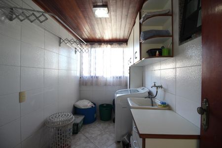 Casa à venda com 135m², 3 quartos e 1 vagaÁrea de Serviço