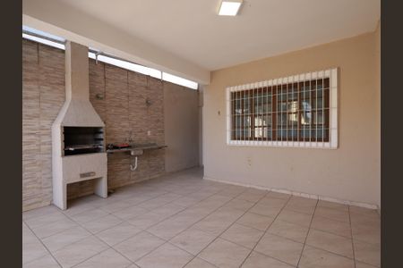Casa à venda com 135m², 3 quartos e 2 vagasChurrasqueira