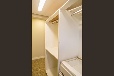 Apartamento à venda com 150m², 3 quartos e 2 vagasCloset da suíte