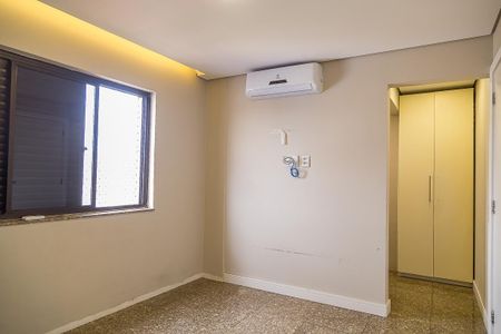 Apartamento à venda com 150m², 3 quartos e 2 vagasSuíte