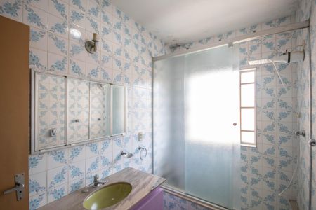 Casa à venda com 246m², 3 quartos e 5 vagasBanheiro 2