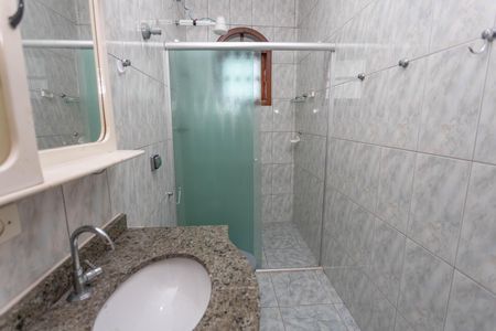 Casa à venda com 280m², 3 quartos e 8 vagasBanheiro da Suíte 1