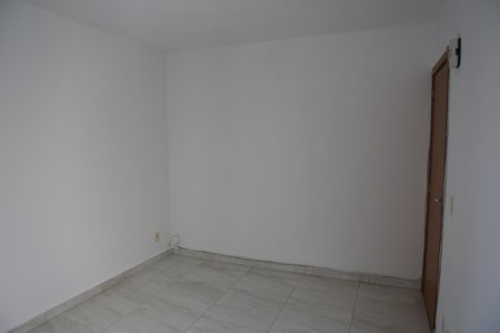 Sala de apartamento para alugar com 2 quartos, 46m² em Califórnia, Contagem