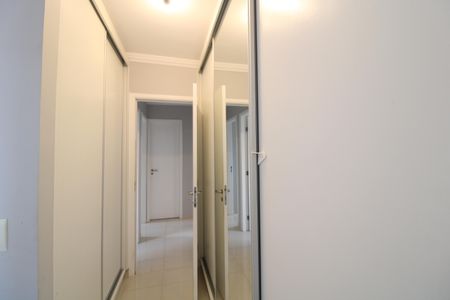 Apartamento à venda com 124m², 3 quartos e 2 vagasCorredor