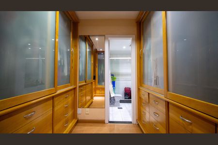 Apartamento à venda com 290m², 5 quartos e 3 vagasSuite Closet