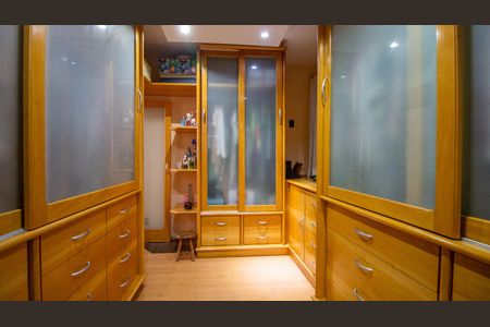 Apartamento à venda com 290m², 5 quartos e 3 vagasSuite Closet