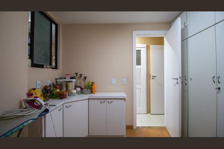 Apartamento à venda com 290m², 5 quartos e 3 vagasQuarto de Serviço