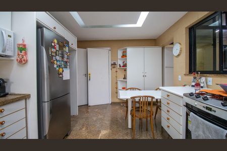 Apartamento à venda com 290m², 5 quartos e 3 vagasCozinha