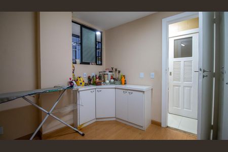 Apartamento à venda com 290m², 5 quartos e 3 vagasQuarto de Serviço