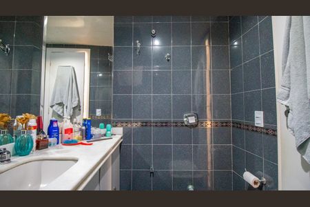 Apartamento à venda com 290m², 5 quartos e 3 vagasBanheiro Suite 3