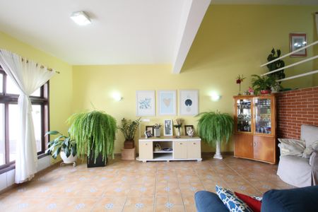 Casa à venda com 270m², 5 quartos e 3 vagasSala