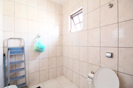 Casa à venda com 270m², 5 quartos e 3 vagasBanheiro 2