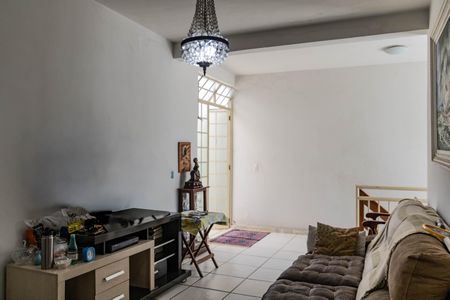 Casa à venda com 400m², 4 quartos e 2 vagasSala