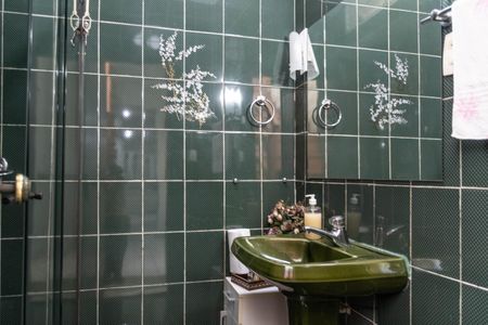 Casa à venda com 400m², 4 quartos e 2 vagasBanheiro 2