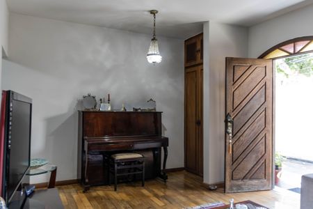 Casa à venda com 400m², 4 quartos e 2 vagasSala