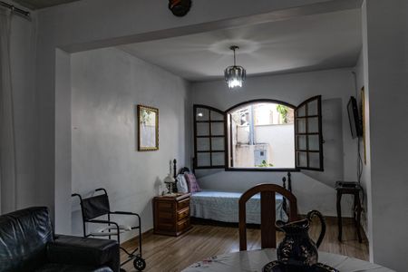 Casa à venda com 400m², 4 quartos e 2 vagasSuíte