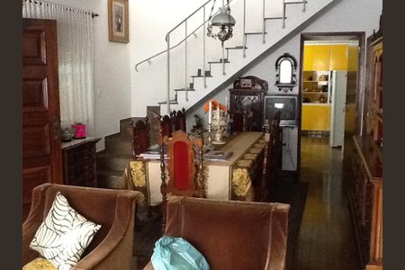 Casa à venda com 3 quartos, 132m² em Vila Firmiano Pinto, São Paulo