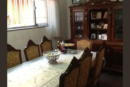 Casa à venda com 3 quartos, 132m² em Vila Firmiano Pinto, São Paulo