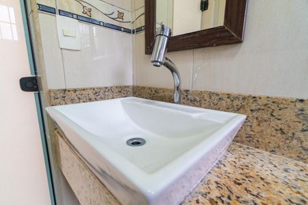 Casa à venda com 250m², 7 quartos e 2 vagasCasa 2 - Banheiro da Suite Detalhe