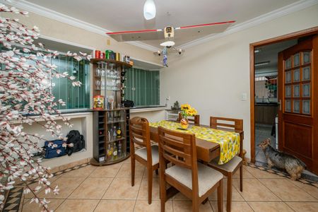 Casa à venda com 250m², 4 quartos e 2 vagas Casa à venda com 250m², 4 quartos e 2 vagasSala de Jantar