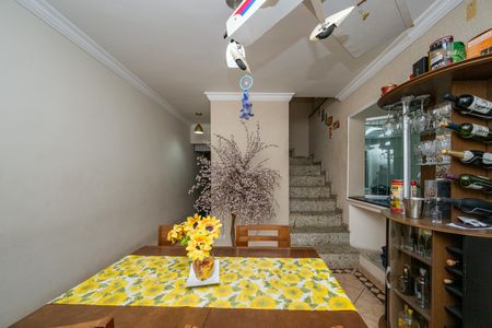 Casa à venda com 250m², 4 quartos e 2 vagas Casa à venda com 250m², 4 quartos e 2 vagasSala de Jantar