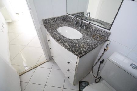 Apartamento à venda com 130m², 4 quartos e 2 vagas Apartamento à venda com 130m², 4 quartos e 2 vagasBanheiro da suíte 1