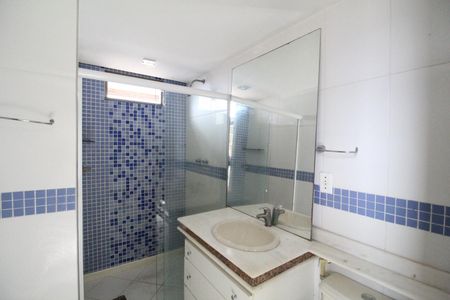 Apartamento à venda com 130m², 4 quartos e 2 vagas Apartamento à venda com 130m², 4 quartos e 2 vagasBanheiro da suíte 2