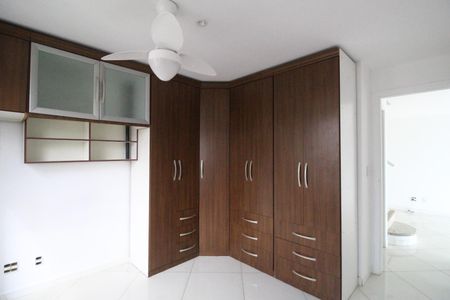 Apartamento à venda com 130m², 4 quartos e 2 vagas Apartamento à venda com 130m², 4 quartos e 2 vagasSuíte 1