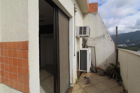 Apartamento à venda com 130m², 4 quartos e 2 vagas Apartamento à venda com 130m², 4 quartos e 2 vagasVaranda