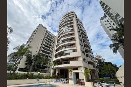Apartamento à venda com 130m², 4 quartos e 2 vagas Apartamento à venda com 130m², 4 quartos e 2 vagasFachada
