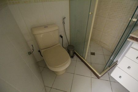 Apartamento à venda com 130m², 4 quartos e 2 vagas Apartamento à venda com 130m², 4 quartos e 2 vagasBanheiro social 2