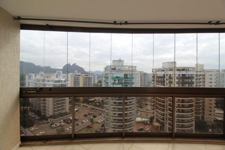 Apartamento à venda com 130m², 4 quartos e 2 vagas Apartamento à venda com 130m², 4 quartos e 2 vagasSala - Varanda