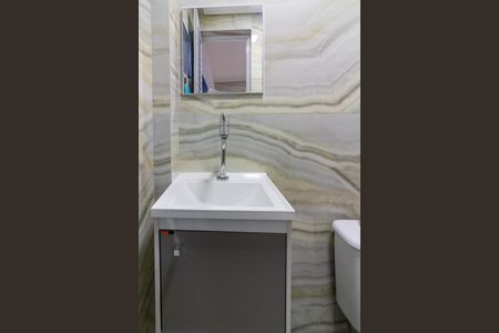 Casa à venda com 121m², 3 quartos e 2 vagasBanheiro de serviço