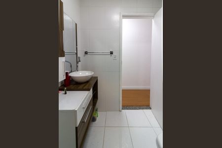 Casa à venda com 121m², 3 quartos e 2 vagasBanheiro Social