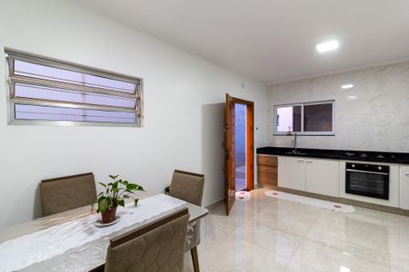 Casa à venda com 121m², 3 quartos e 2 vagasCozinha