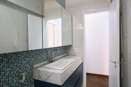 Banheiro de apartamento para alugar com 1 quarto, 55m² em Centro, Belo Horizonte
