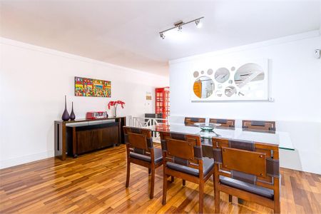 Casa à venda com 3 quartos, 193m² em Santo Amaro, São Paulo