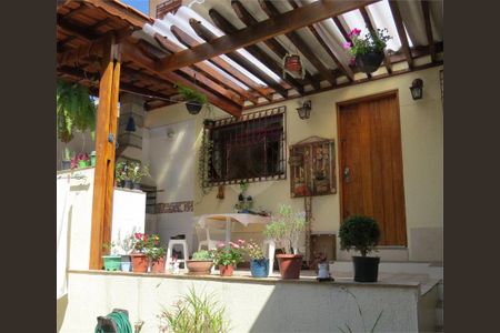 Casa à venda com 130m², 3 quartos e 4 vagas