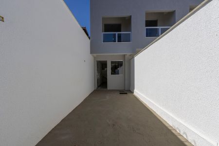Casa à venda com 115m², 2 quartos e 1 vagaGaragem e Hall de Entrada