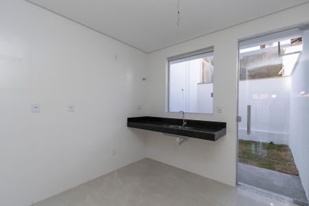 Casa à venda com 115m², 2 quartos e 1 vaga Casa à venda com 115m², 2 quartos e 1 vagaCozinha